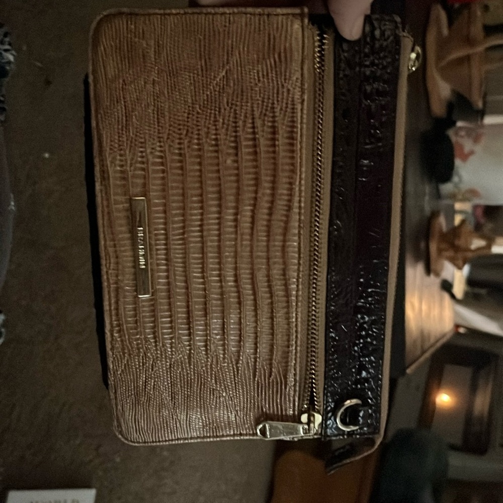 Brahmin bag ( NO STRAP). Zippered expandable clean. Barely used.